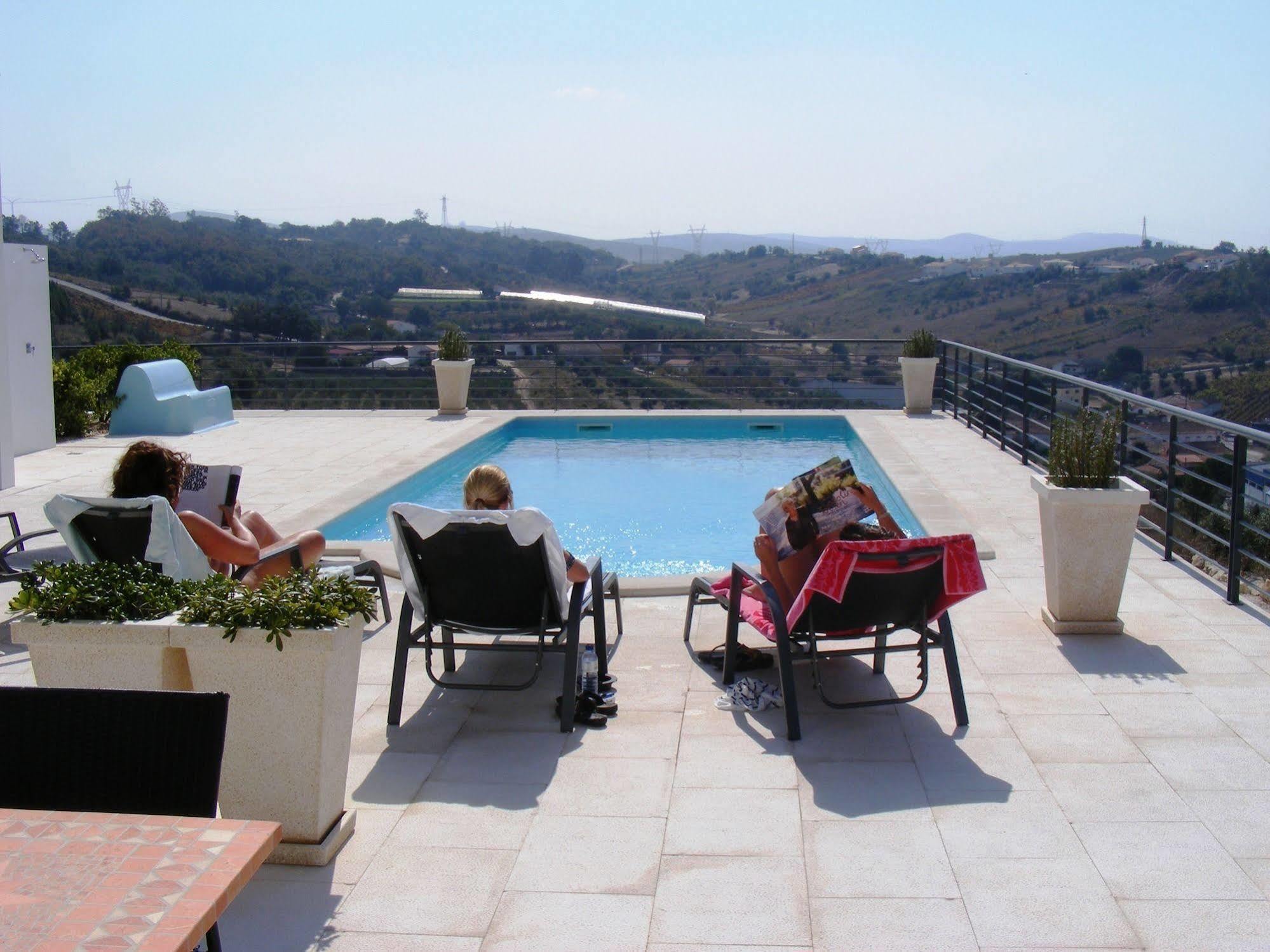 Casa Ceedina Bed And Breakfast & Beauty Batalha Exterior photo