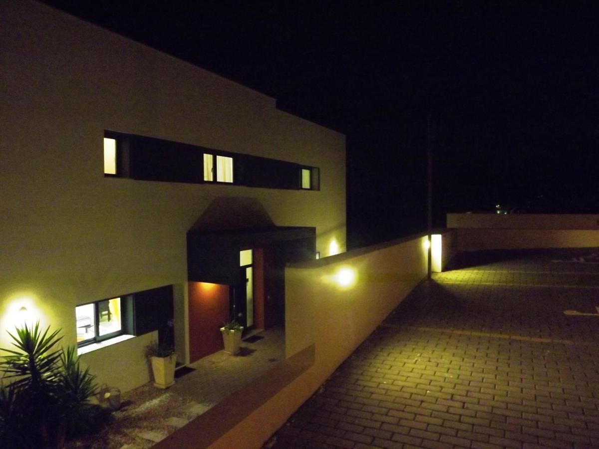 Casa Ceedina Bed And Breakfast & Beauty Batalha Exterior photo